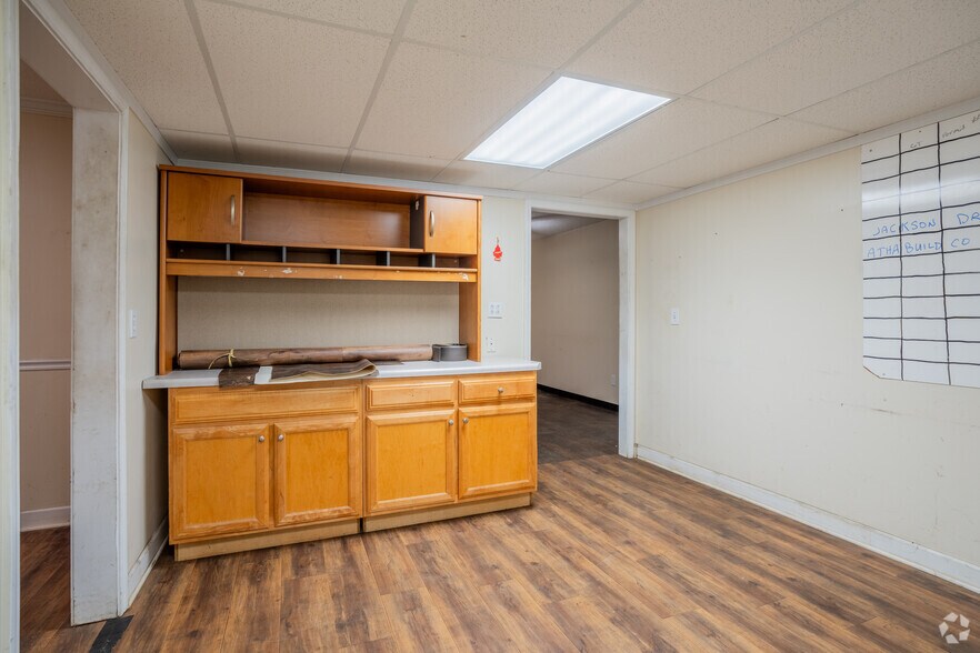 More Photos Of 9296 S Main St, Jonesboro Service For Sale