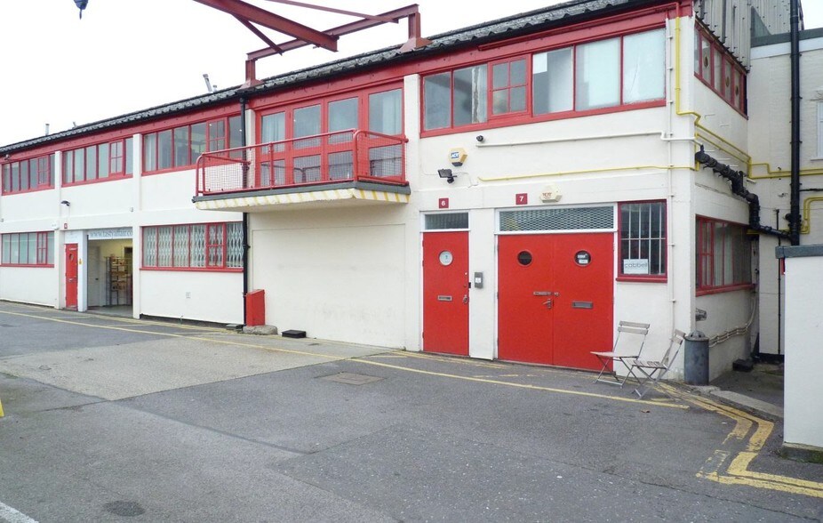 More Photos Of Unit 9 Woodman Works, Wimbledon Park Sw19 4dr, London Light Manufacturing For Lease