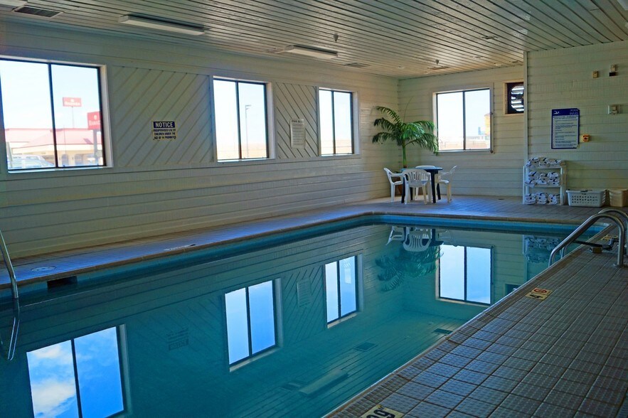 More Photos Of 670 Eagleridge Blvd, Pueblo Hotel For Sale