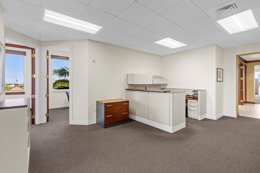 More Photos Of 6751 N Federal Hwy, Boca Raton Office For Sale