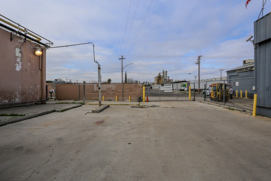 Primary Photo Of 680 D St, Turlock Food Processing For Sale