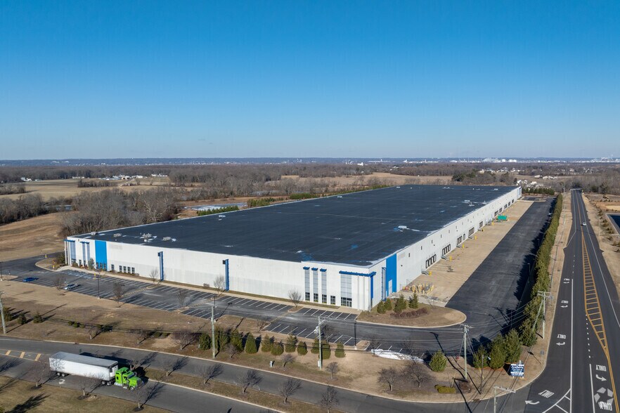 More Photos Of 2 Gateway Blvd, Pedricktown Distribution For Lease