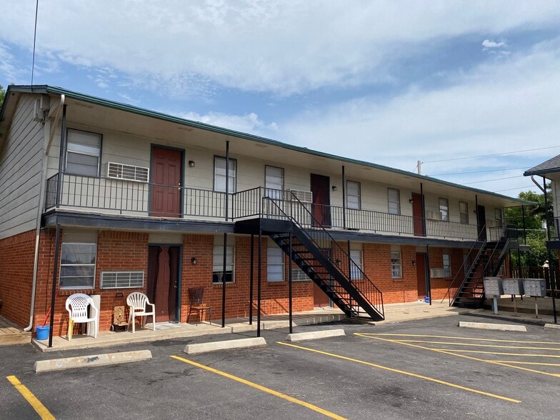 More Photos Of 2007 NW Lindy Ave, Lawton Apartments For Sale