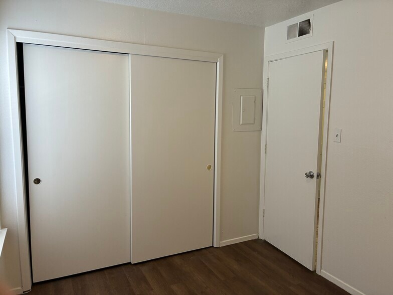 More Photos Of 2810 Vail Ave SE, Albuquerque Apartments For Sale
