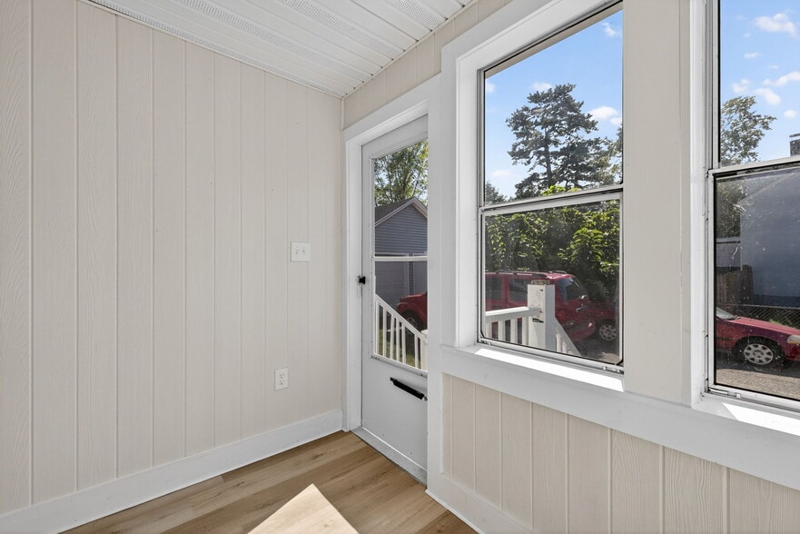 More Photos Of 18 Perry Ave, Nashua Apartments For Sale