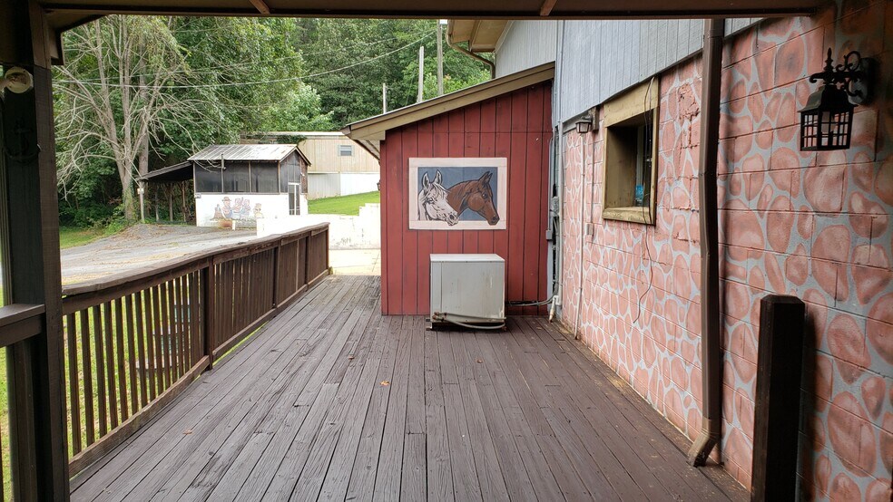 More Photos Of 3746 Mount Pleasant Rd, Sherrills Ford Restaurant For Lease