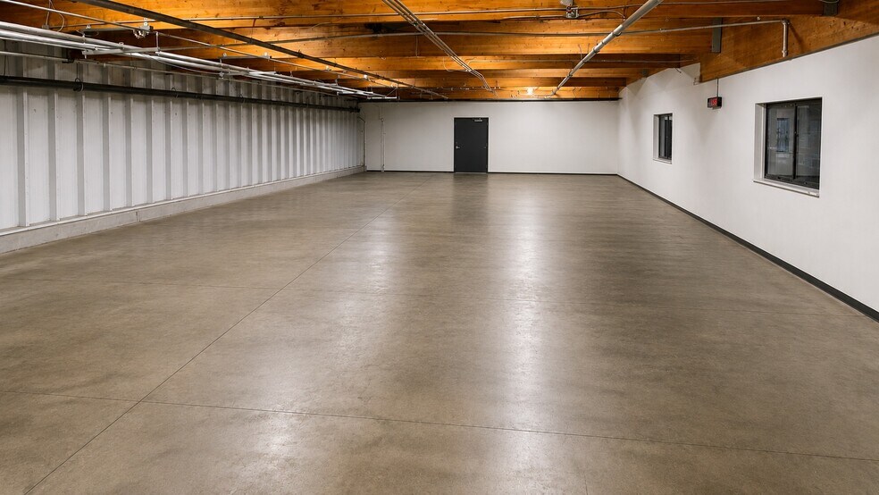 More Photos Of 2525 Birch St, Vista Warehouse For Lease