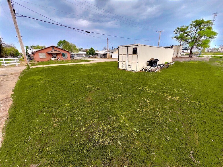 More Photos Of 413 W Broadway St, Hollis Hotel For Sale