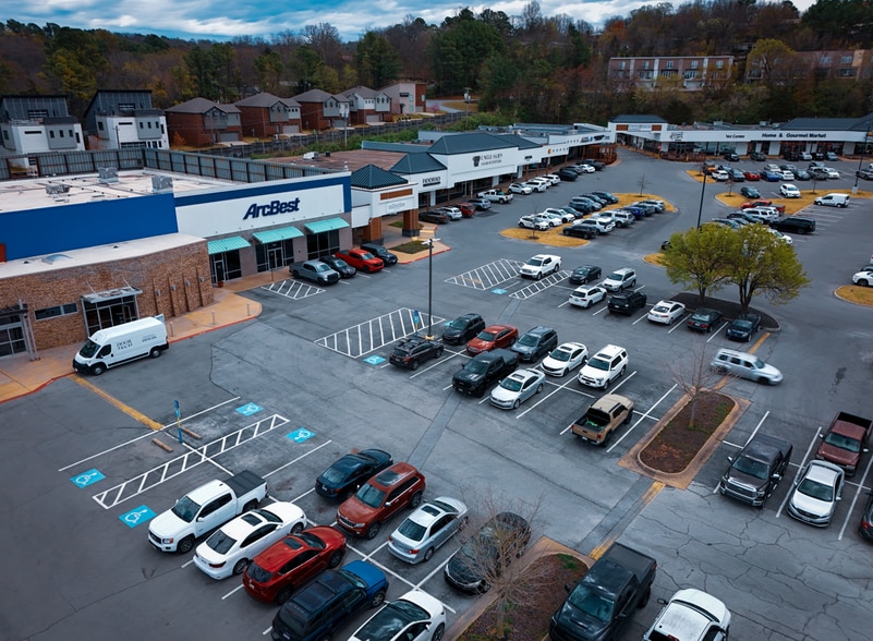 More Photos Of 1320-1554 N College Ave, Fayetteville Unknown For Lease