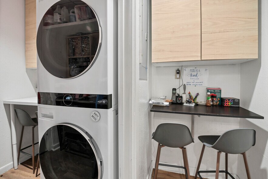 More Photos Of 1001 W 34th St, Austin Freestanding For Lease