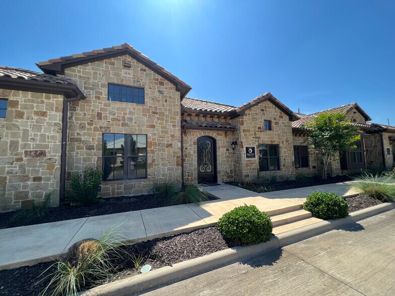More Photos Of 2131 E Kirkwood Blvd, Southlake Office For Lease