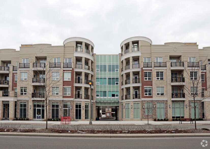 More Photos Of 216 Oak Park Blvd, Oakville Apartments For Sale