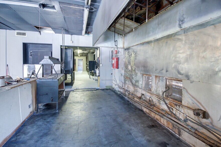 More Photos Of 1916 Cedar Dr, La Marque Restaurant For Lease