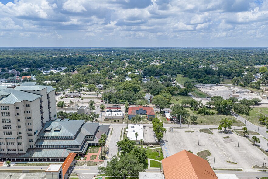 More Photos Of 215 Mary Reckeweg Way, Bartow Office For Sale