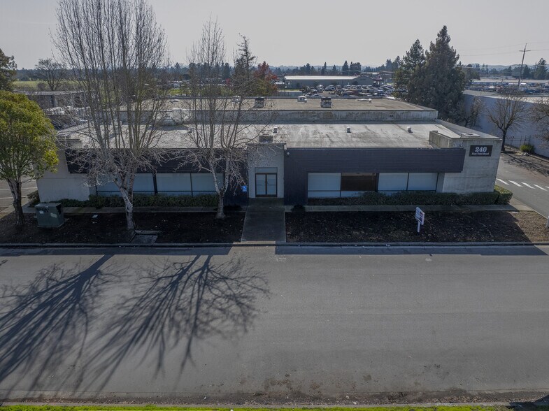 More Photos Of 240 E Todd Rd, Santa Rosa Warehouse For Sale
