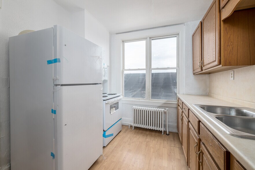 More Photos Of 410-412 Broad Ave, Belle Vernon Storefront Retail Residential For Sale