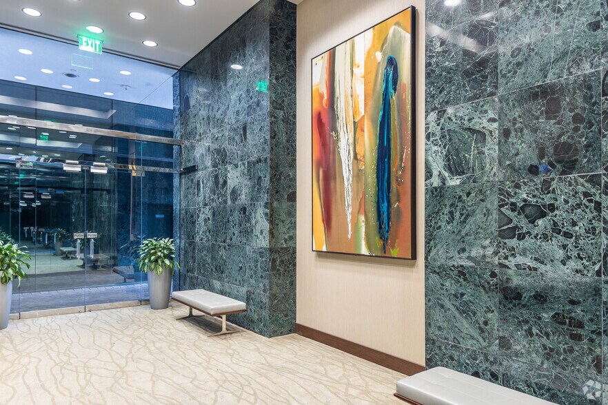 More Photos Of 1 E Broward Blvd, Fort Lauderdale Office For Lease