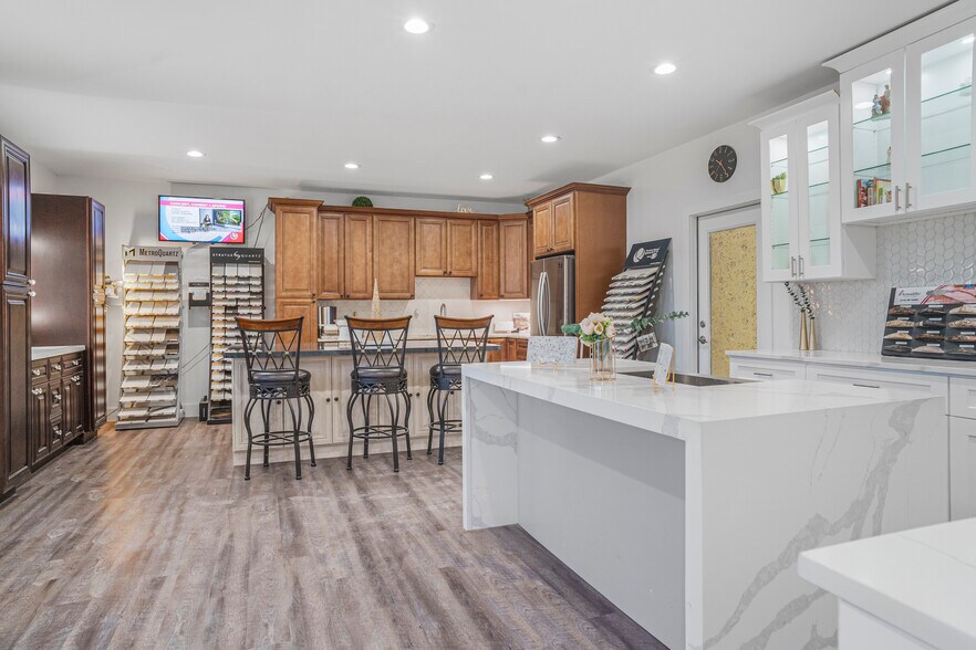 More Photos Of 18230 Bracken Dr, San Antonio Industrial For Sale