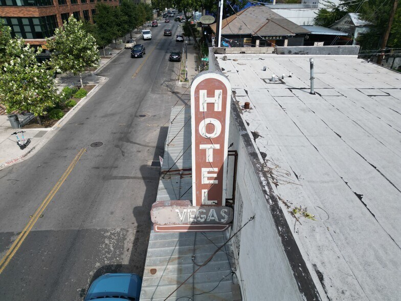 More Photos Of 1500 E 6th St, Austin Storefront Retail Residential For Sale