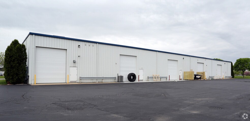 More Photos Of 801 Heritage Rd, De Pere Office For Lease