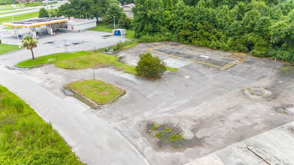 More Photos Of 61 Charles Frazier Cir, Yemassee General Retail For Sale