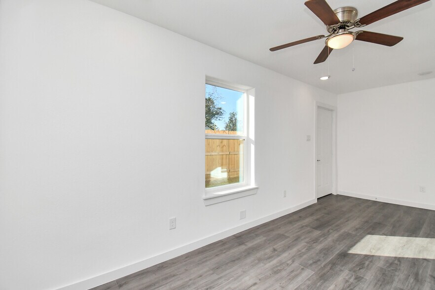 More Photos Of , Houston Multifamily For Sale