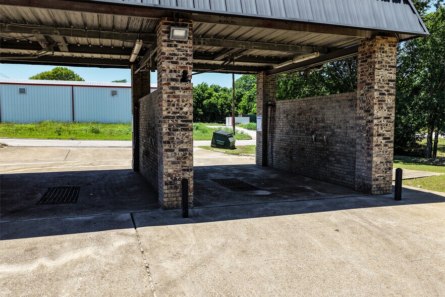 More Photos Of 1902 American Legion dr, Huntsville Specialty For Sale