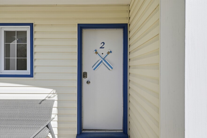 More Photos Of 7001 Savona Access Rd, Thompson-Nicola Hotel For Sale