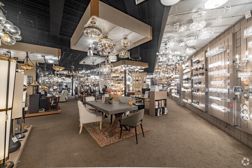 More Photos Of 18989 Hawthorne Blvd Beach, Redondo Beach Freestanding For Lease