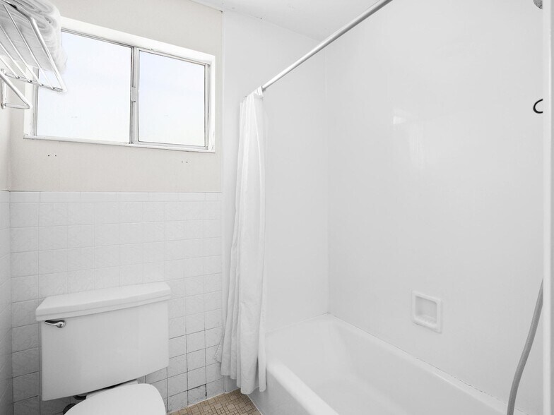 More Photos Of 145 S Main St, Richfield Hotel For Sale