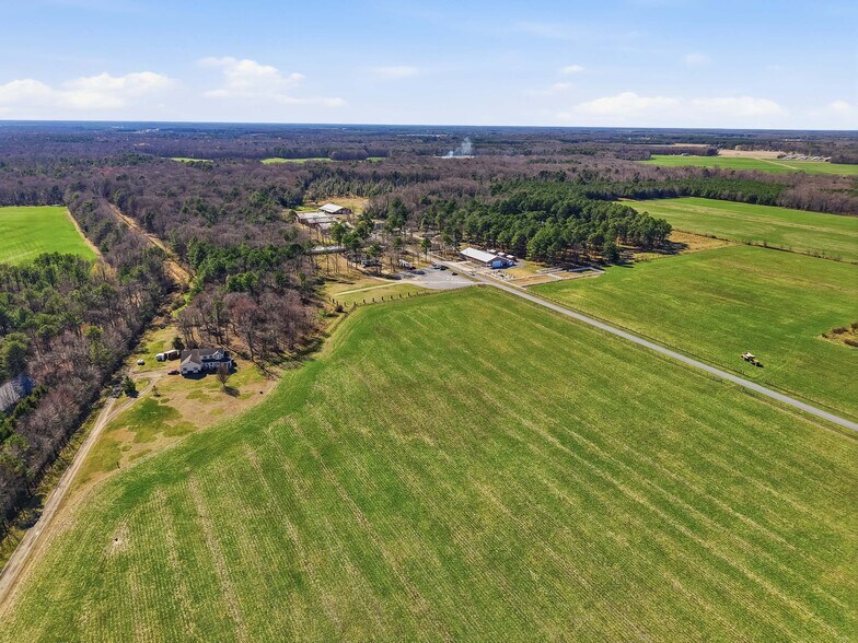 More Photos Of 89 Hunting Quarter Rd, Greenwood Trailer Camper Park For Sale