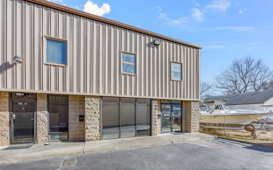 More Photos Of 105 S First Colonial Rd, Virginia Beach Flex For Sale