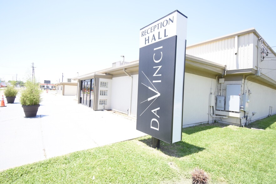More Photos Of 401 Pennsylvania St, South Houston Lodge Meeting Hall For Sale