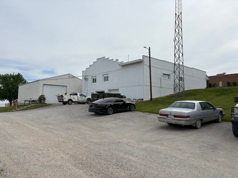 More Photos Of 415 Broad Ave, Stanton Industrial For Sale