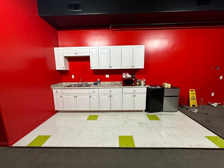 More Photos Of 509-523 E Rosecrans Ave, Compton Storefront Retail Office For Lease