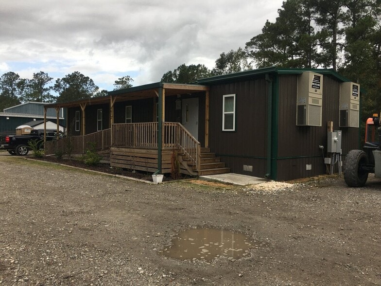 Primary Photo Of 4612 N College, Castle Hayne Industrial For Sale