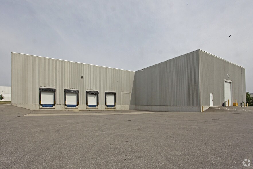 More Photos Of 2300 Winston Park Dr, Oakville Warehouse For Sale