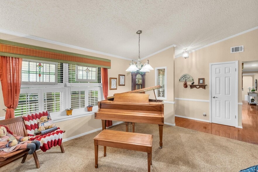 More Photos Of 103 Roundabout Ln, Huntsville Specialty For Sale
