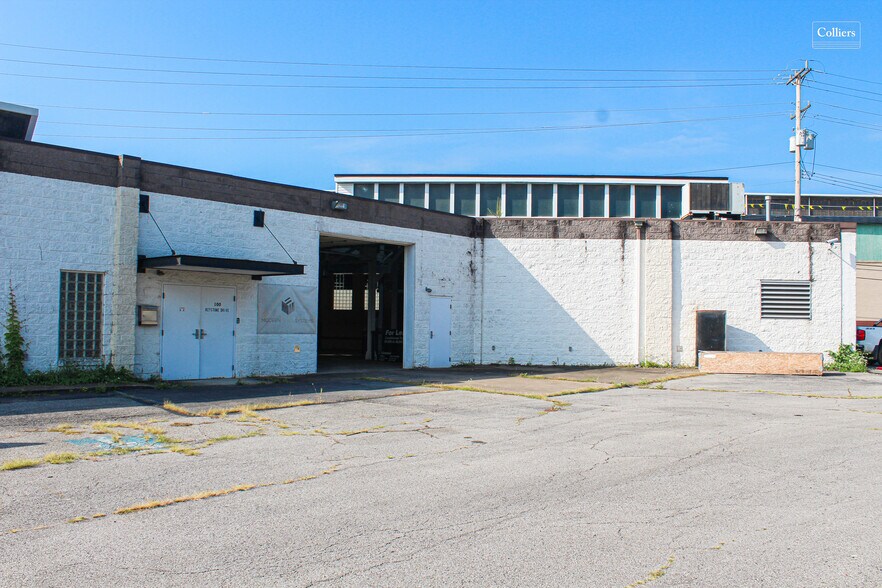More Photos Of 100 Keystone Dr, Carnegie Warehouse For Lease