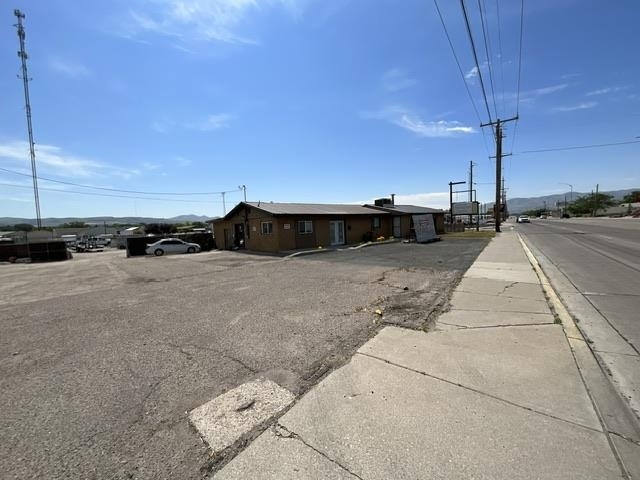 Primary Photo Of 5050 Yellowstone Ave, Chubbuck Light Manufacturing For Sale