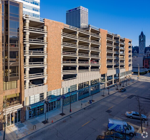 More Photos Of 770 N Jefferson St, Milwaukee Coworking Space