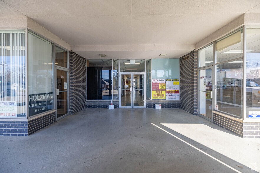 More Photos Of 24 Compton Rd, Cincinnati Medical For Sale