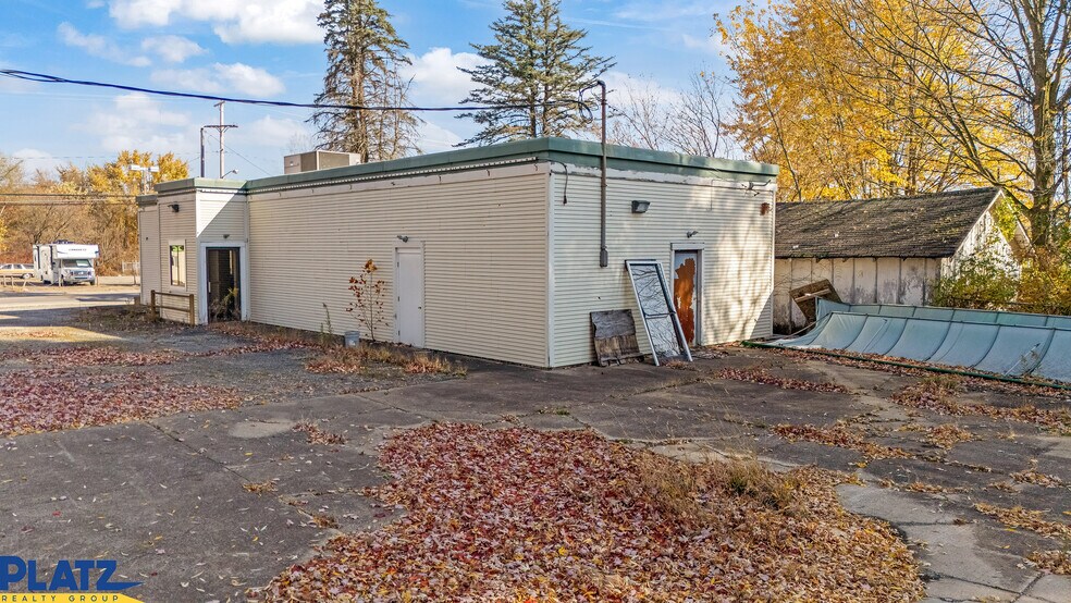 More Photos Of 438 E Main St, Andover Freestanding For Lease