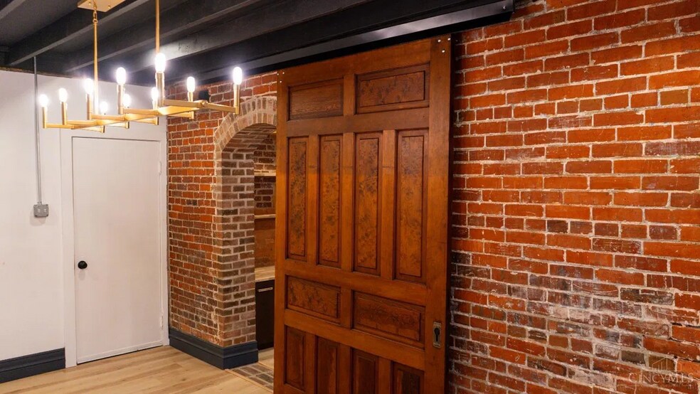 More Photos Of 108 E Main St, Blanchester General Retail For Lease