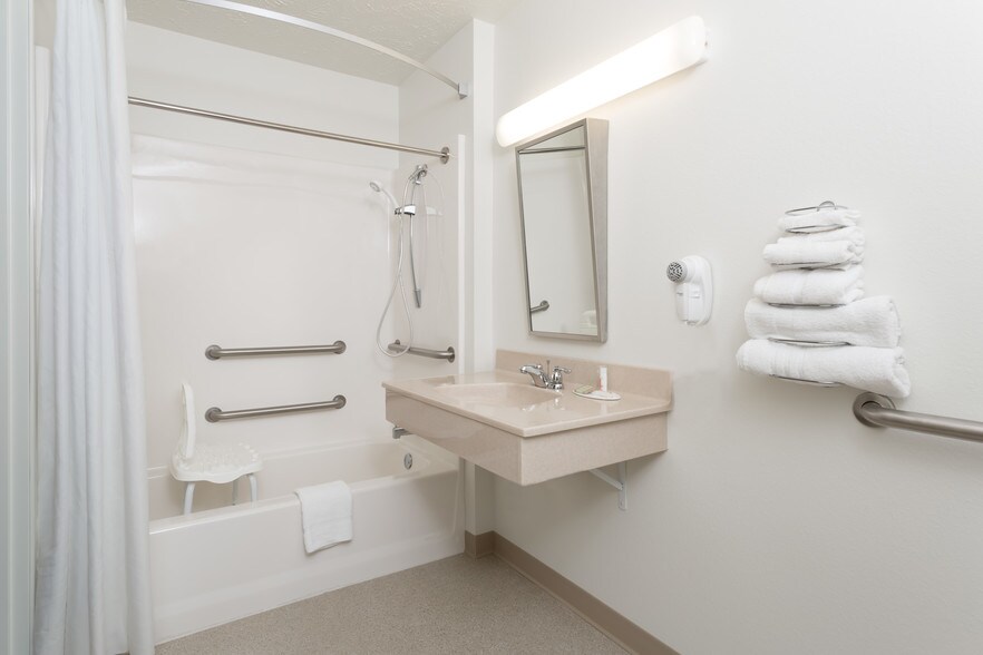 More Photos Of 305 Highway 183, Alma Hotel For Sale