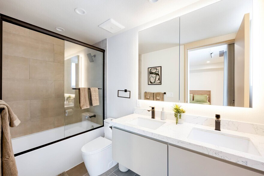 More Photos Of 113-153 W Plymouth St, Inglewood Apartments For Sale