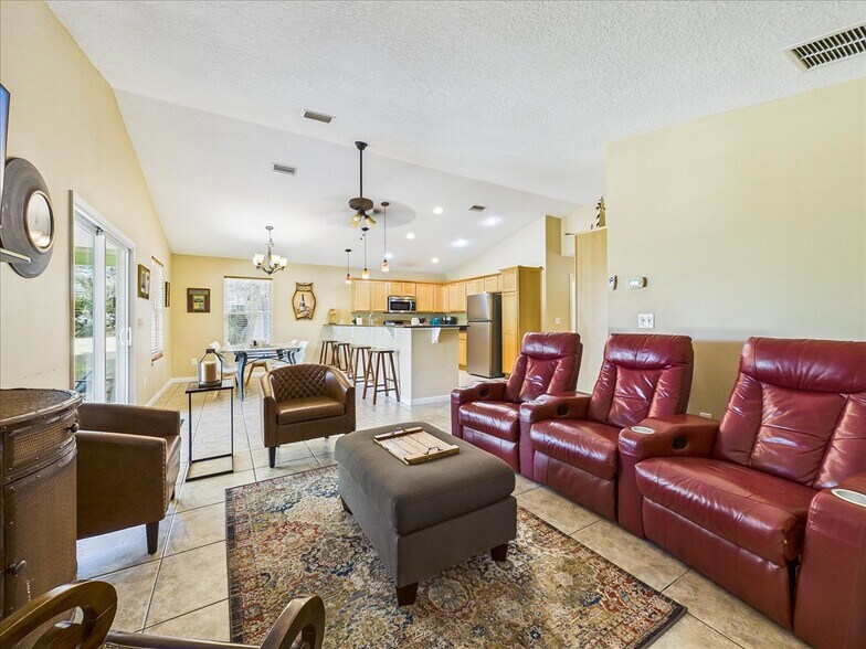 More Photos Of 100 Pilothouse Ct, Palatka Multifamily For Sale