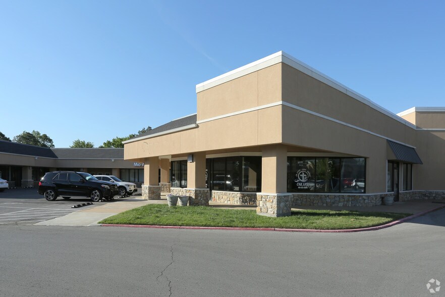 More Photos Of 6528 E 101st St, Tulsa Unknown For Lease