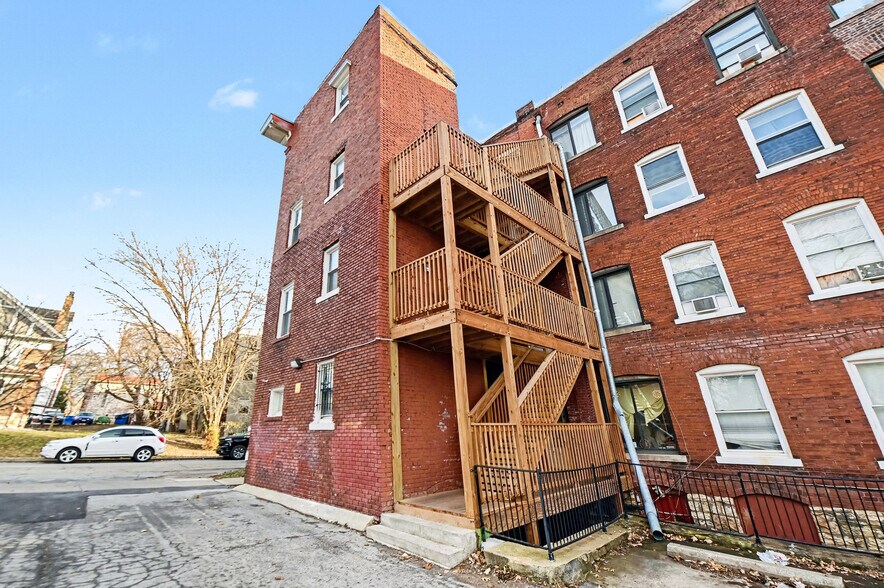 More Photos Of 112 E 43rd St, Kansas City Apartments For Sale