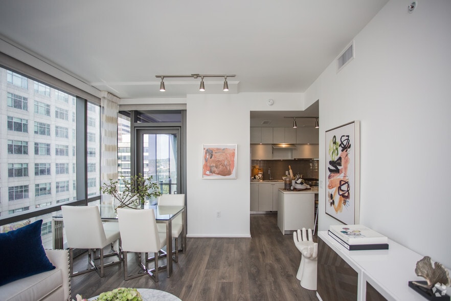 More Photos Of 1800 N Lynn St, Arlington Apartments For Lease